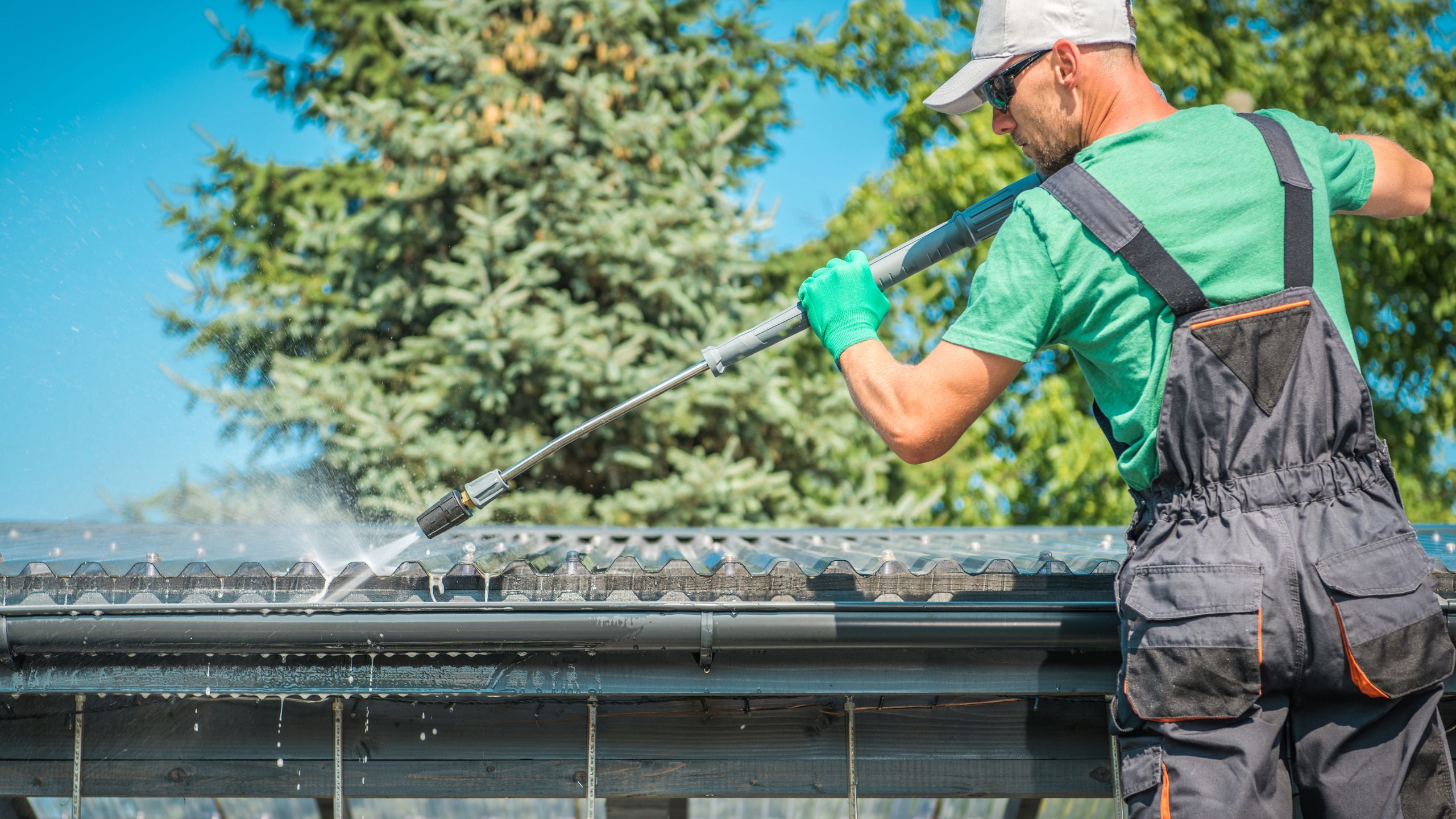 gutter cleaning winnipeg​