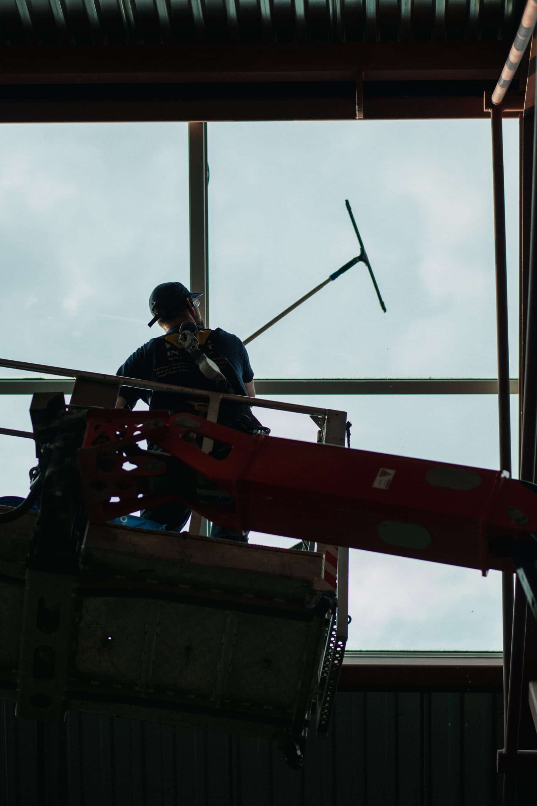 how to clean outside windows you can't reach​